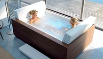 hydromassage bath-tub