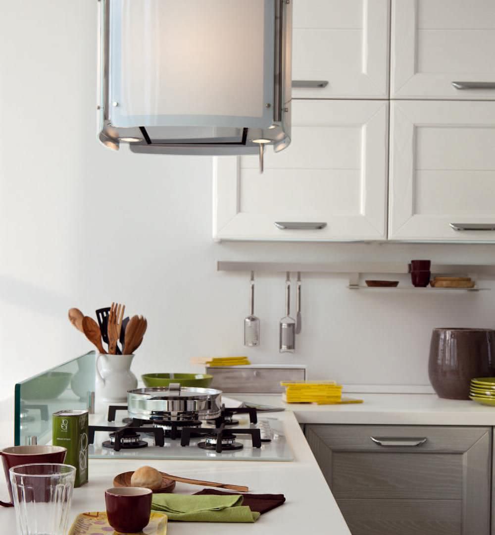 Traditional kitchen / solid wood - CLAUDIA - CUCINE LUBE - Videos Traditional kitchen / solid wood - CLAUDIA - CUCINE LUBE - Videos