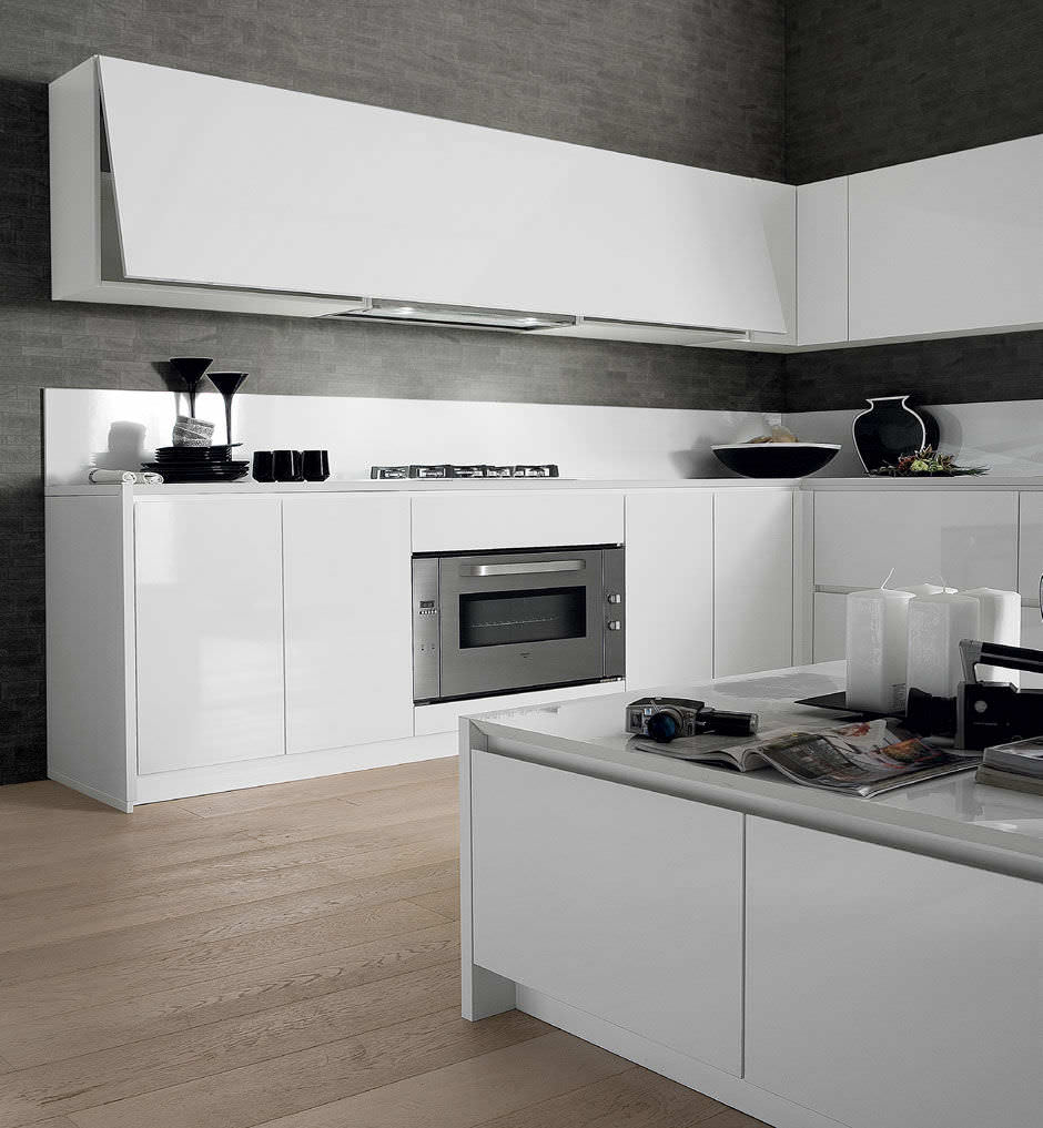 Contemporary kitchen / laminate / lacquered / high-gloss - CRETA ... Contemporary kitchen / laminate / lacquered / high-gloss - CRETA ...