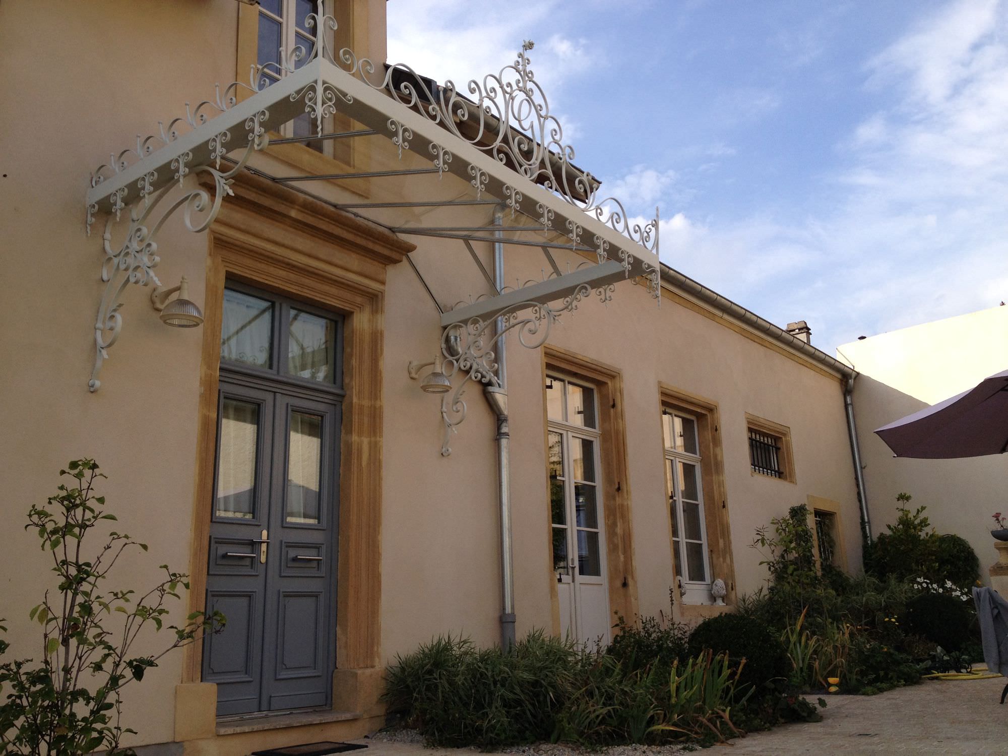 Entrance canopy / glass / metal la maestria