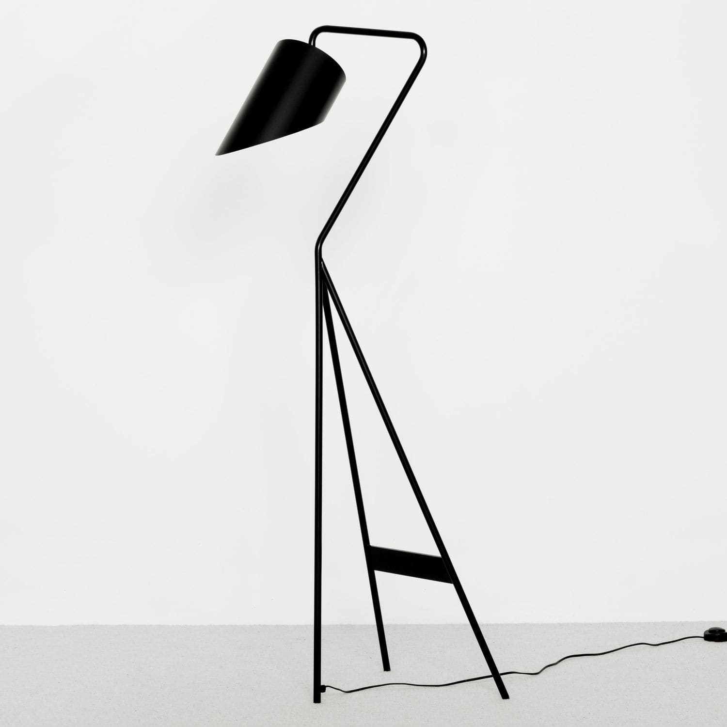 Floor Standing Lamp Contemporary Metal Tripod Swn Floor Standing Lamp Contemporary Metal Tripod Swn
