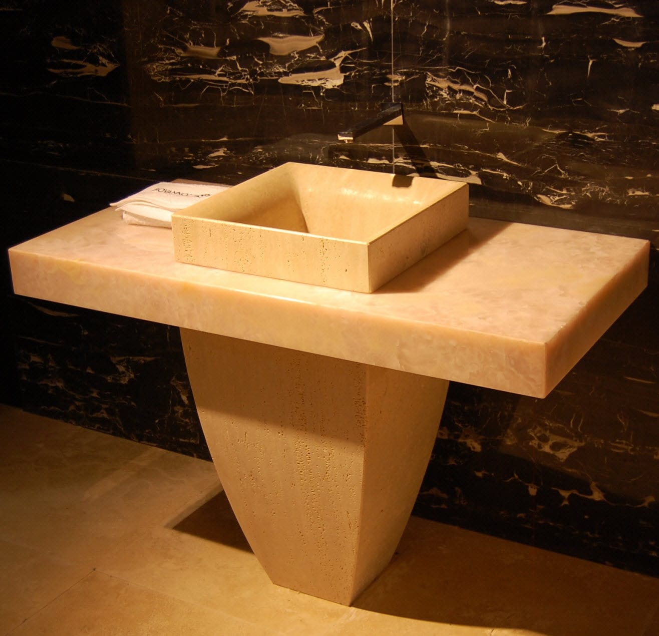 Free Standing Washbasin ROMAN TRAVERTIN SINK QUADRO AND PINK ONYX