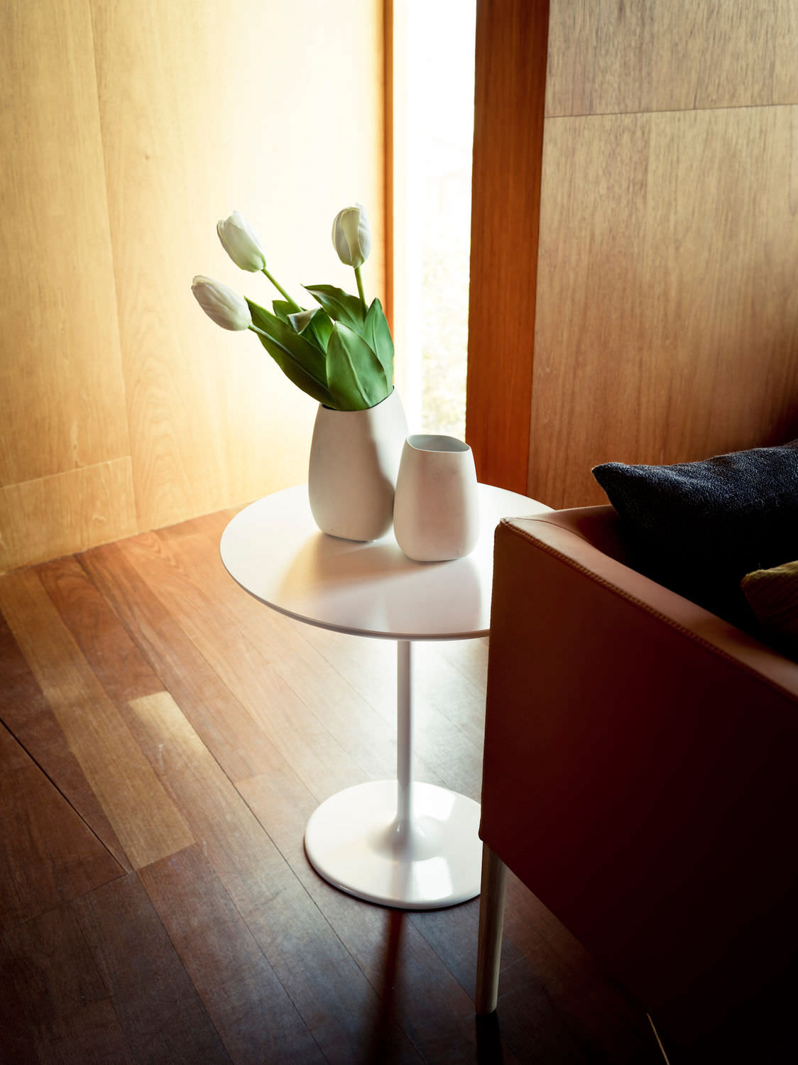 Contemporary Pedestal Table Lacquered Mdf Steel Contemporary Pedestal Table Lacquered Mdf Steel Round
