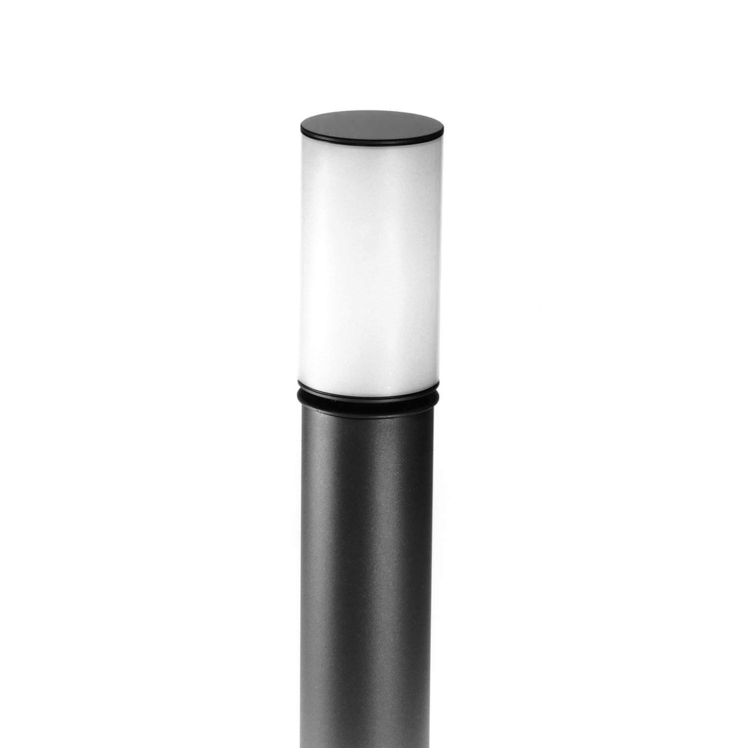 Garden Bollard Light Traditional Aluminum Fluorescent Garden Bollard Light Traditional Aluminum Fluorescent Laura