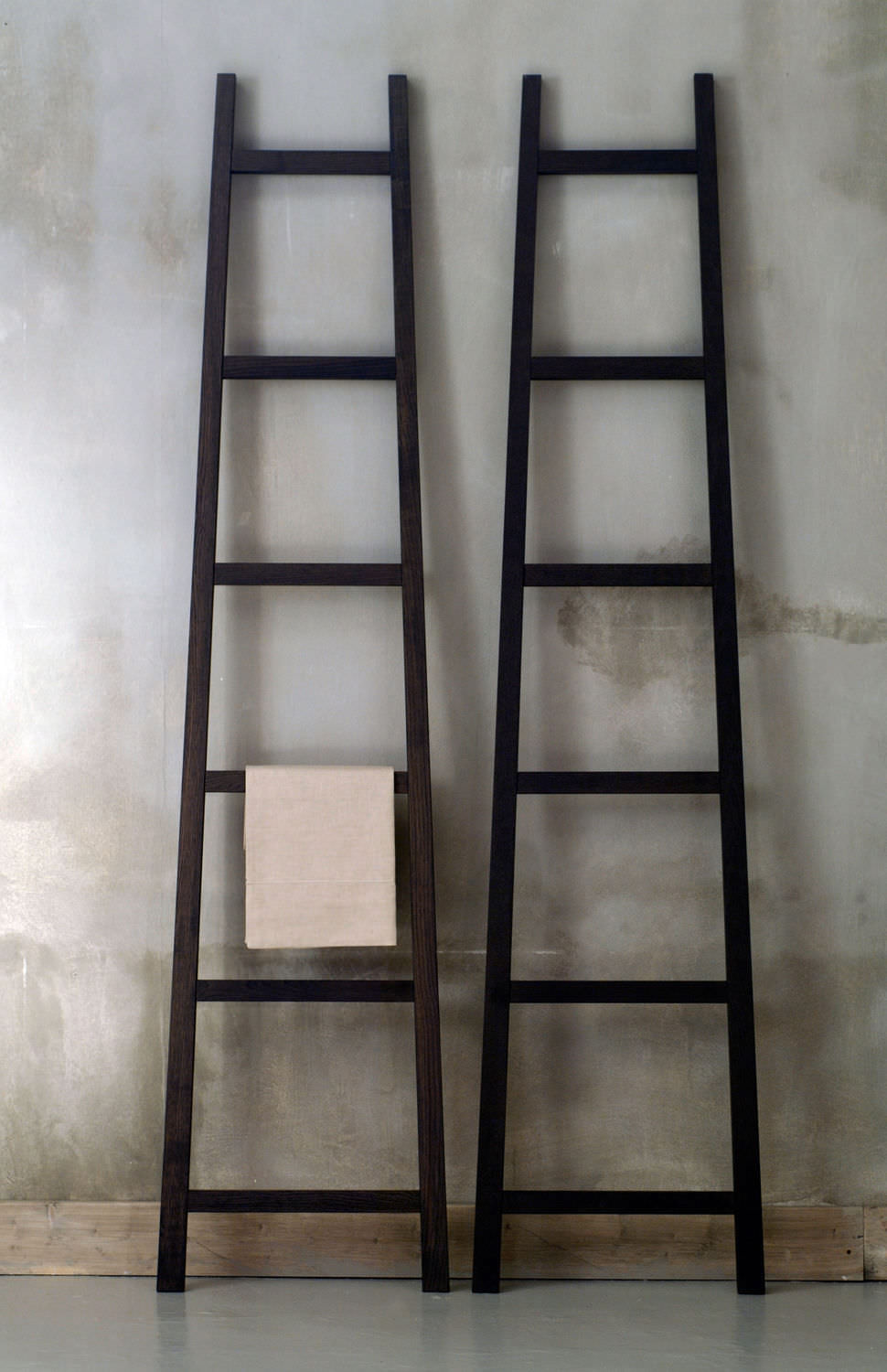 Valet de chambre blanc: valet de chambre dans maison & jardin ...