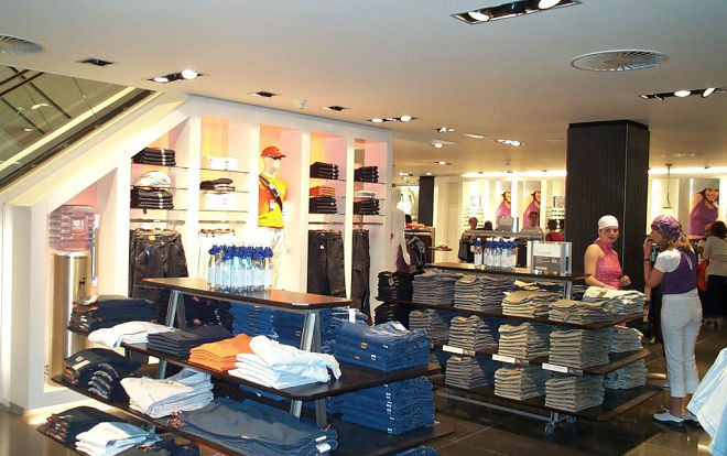 K&G Fashion Superstore Grand Opening | Hot 107.5