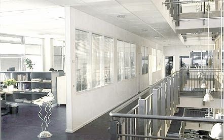 Removable partition / glass / dwarf wall / glazed - FLEXICA LINE ...