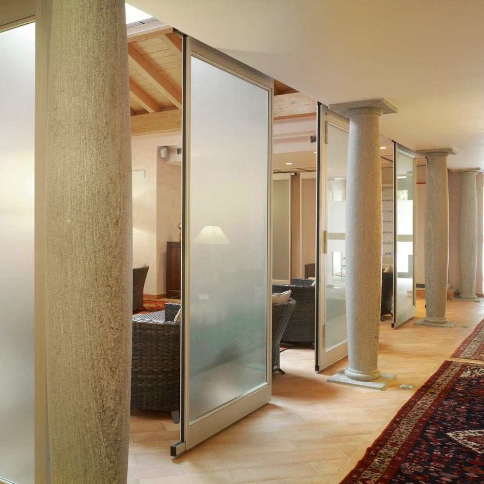Sliding partition / glass / glazed - WALLS - Manerba