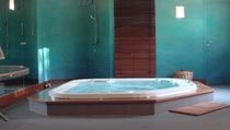 5 seater built-in overflow hot-tub SAUMUR SOMETHY