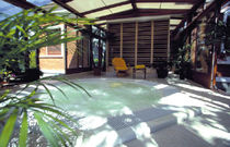 5 seater built-in overflow hot-tub VINCENNES SOMETHY