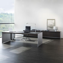 Executive desk / wood veneer / laminate...
