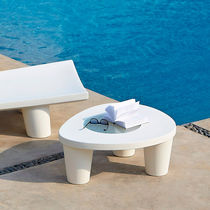 Contemporary coffee table / tempered glass...