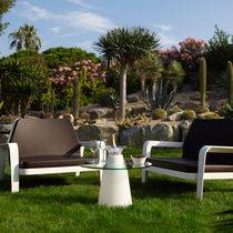 Contemporary table / tempered glass / polyethylene...