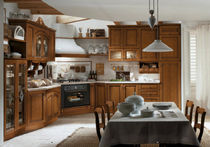 classic kitchen in varnished solid wood ROSY Corazzin Group - Contract & hotel