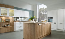 classic kitchen in wood veneer BOSTON/LOTUS H&Auml;CKER