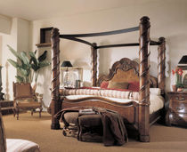 classic style canopy double bed MEDICI CENTURY FURNITURE