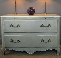 classic style chest of drawers  JULIAN CHICHESTER