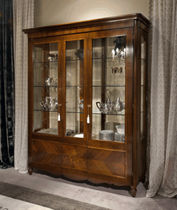classic style display case 800 : 233 MEDEA
