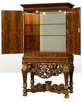 classic style sideboard with high legs COUNTRY HOUSE COCKTAILS ALTHORP