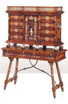 classic style sideboard with high legs THE BUTLER'S SPECIALITY ALTHORP