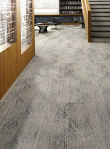 commercial tufted and loop pile synthetic carpet tile (Green Label Plus-certified, low VOC emissions) PLAY OF LIGHT : RADIATING OUT MODULAR Lees