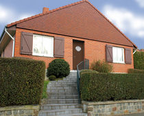 composite entrance door with porthole FV ANTHRACITE 1 VEIN&Eacute; 2013 MASTER CARR&Eacute; TEINTE T2 - ENTOURAGE EURADIF - RT DOORS
