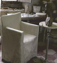 contemporary chair with armrests CIAK by Bartolini/Lanzi Architects con Extrabilia