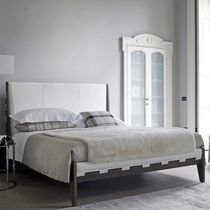 contemporary double bed by Antonio Citterio TALAMO  MAXALTO