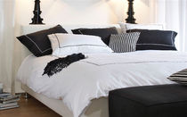 contemporary double bed DAY IS DONE by Henk Vos Gelderland