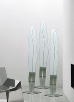 contemporary floor mirror AMANTI by Emanuele Zenere cattelan italia