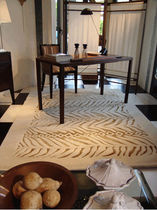 contemporary motif rug in wool and silk ALGUE GARBARINO