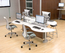 contemporary multiple workstation for open-space SYNC�  nurture