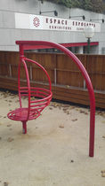 contemporary public bench in steel (with backrest) Fauteuil rotatif ZICKI red ARTOTEC