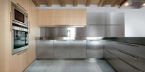 contemporary solid wood / stainless steel kitchen +01/C MVK ITALIA