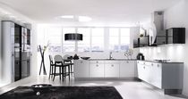 contemporary stone kitchen PARADOXE noir et blanc PERENE