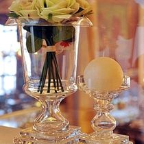 contemporary vase ON FOOT POMAX