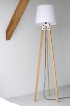 contemporary wooden floor lamp (tripod) by Nachacht Berlin Artificial j&Atilde;&frac14;rgen j. burk