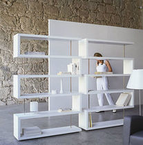 contemporary wooden shelf GIRO by Estudio Sb Rafemar