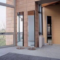 design floor mirror GIOCONDO by T. Colzani Porada