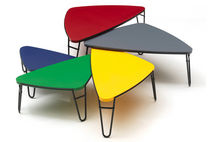design nesting table by Charlotte Perriand 519 PETALO Cassina