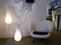 design Plexiglass&reg; floor lamp GOUTTE by Rebecca Vall&eacute;e Selosse Triode Design