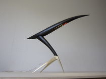 design table lamp in wood ENTRE LE SOL ET LE CIEL Wood & Light by Omar Sherzad