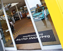 dust control entrance mat BRILLIANTSTEP&trade; Printed Mat Superior Manufacturing Group-Europe B.V.