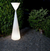 exterior design polyethylene floor lamp FRIDA by Serraydelarocha METALARTE