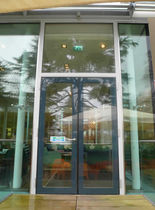 glazed fitted entrance door for commercial buildings LENSBURY CLUB Glass Tech Facades 