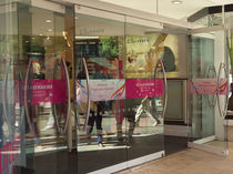 glazed fitted entrance door for commercial buildings  KONE