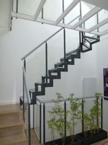 half-turn staircase with a lateral stringer GOMERA VETRO 1 L77V essegi scale