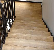 half-turn staircase with a lateral stringer (metal frame and wooden steps) ATRIUM PROSTO GRAND Atrium