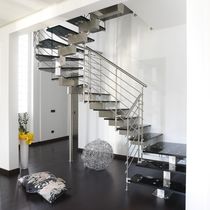 half-turn staircase with a central stringer TEKNALIGHT KRISTALL CAST SCALE