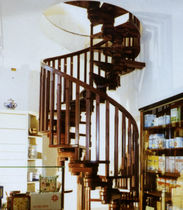 helicoidal staircase with modular central stringer (wooden frame and wooden steps) AGORA' ELY MACCURO SCALE